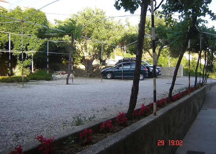 Gostinjska kuća & Brna Banjol
