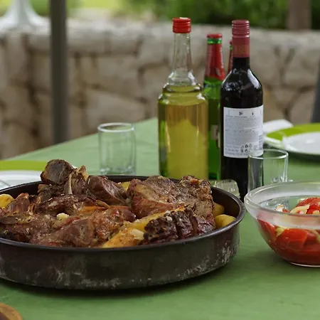 & Brna بيت ضيافة Banjol